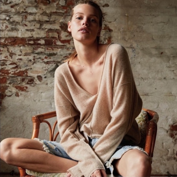 Free people Solitaire Cashmere V neck pullover size XS - Picture 2 of 7